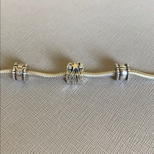 Pandora Gleaming Gift Charm